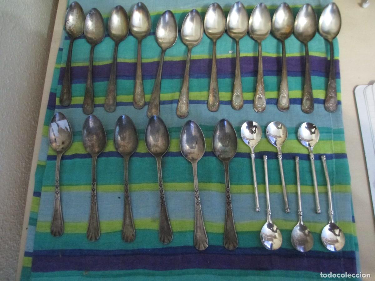 Antig&uuml;edades: Lote de cucharas antiguas plateadas - Foto 1