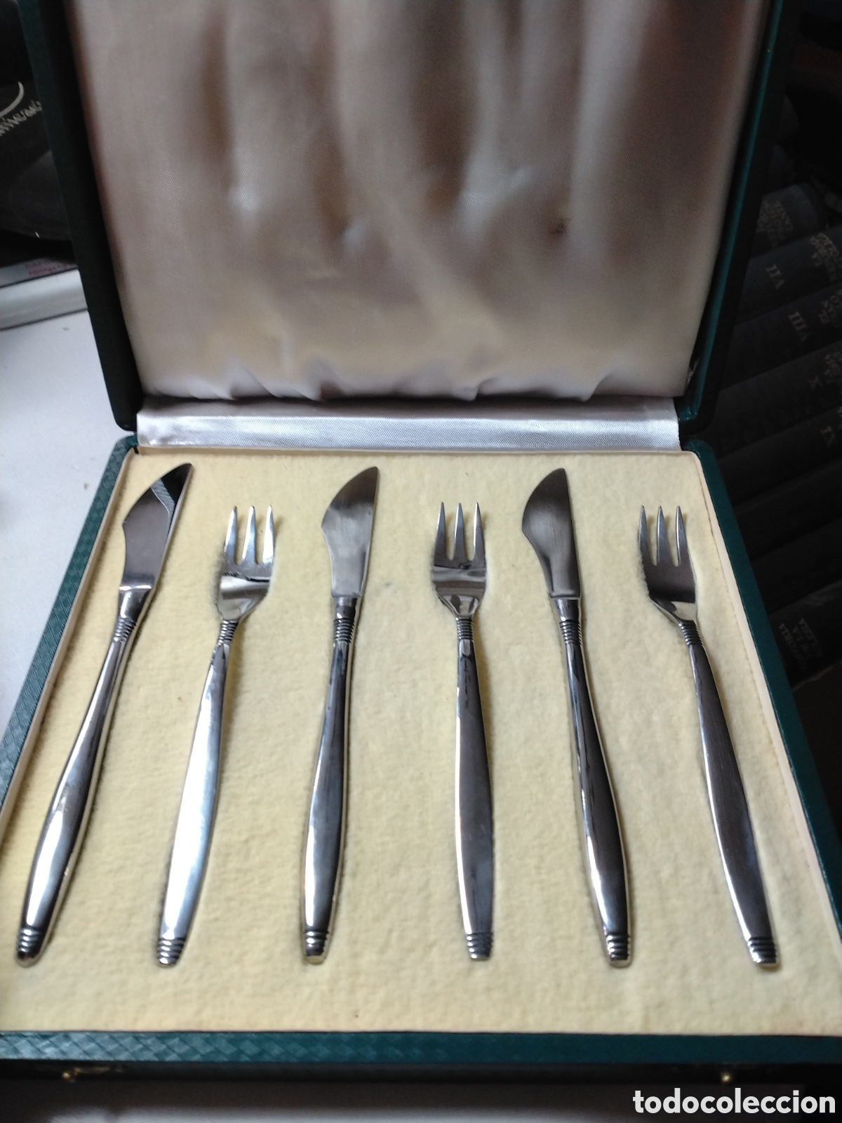 Antig&uuml;edades: CRUZ DE MALTA - 3 TENEDORES Y 3 CUCHILLOS DE POSTRE - ESTUCHE.