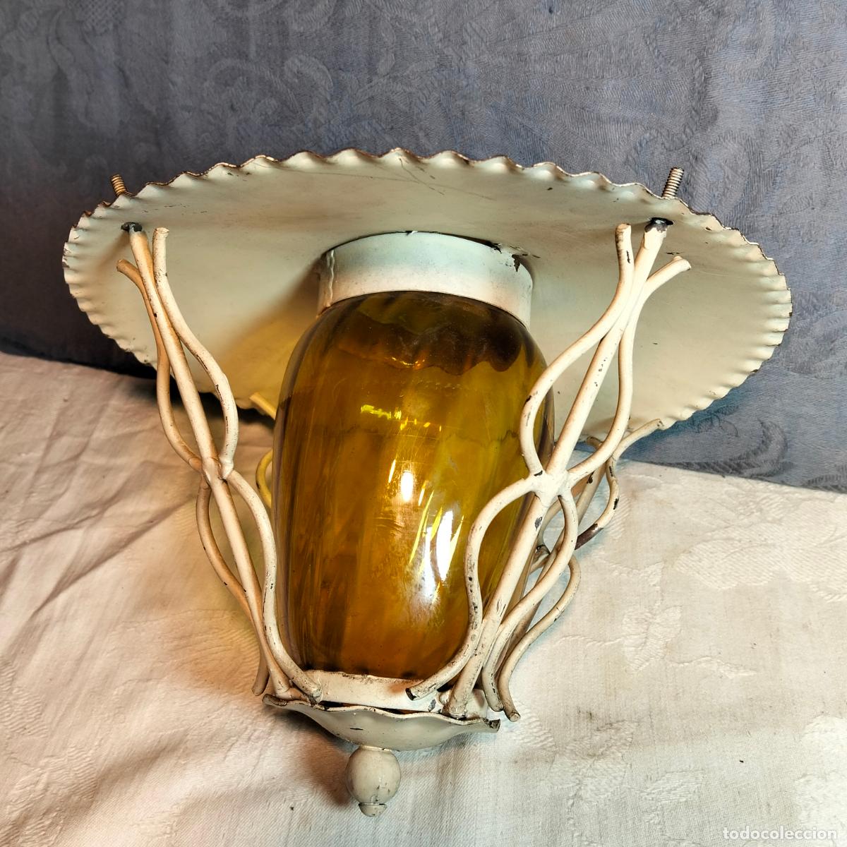 Antiguidades: Luz lampara farolillo de techo en hierro pintado color blanco con tulipa &aacute;mbar mid century a&ntilde;os 60