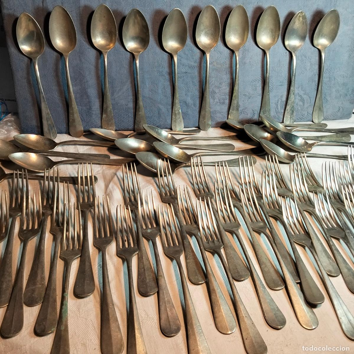 Antiguidades: Lote menaje juego de cubiertos antiguos tenedores cucharas cucharitas metal plateado alpaca a&ntilde;os 50
