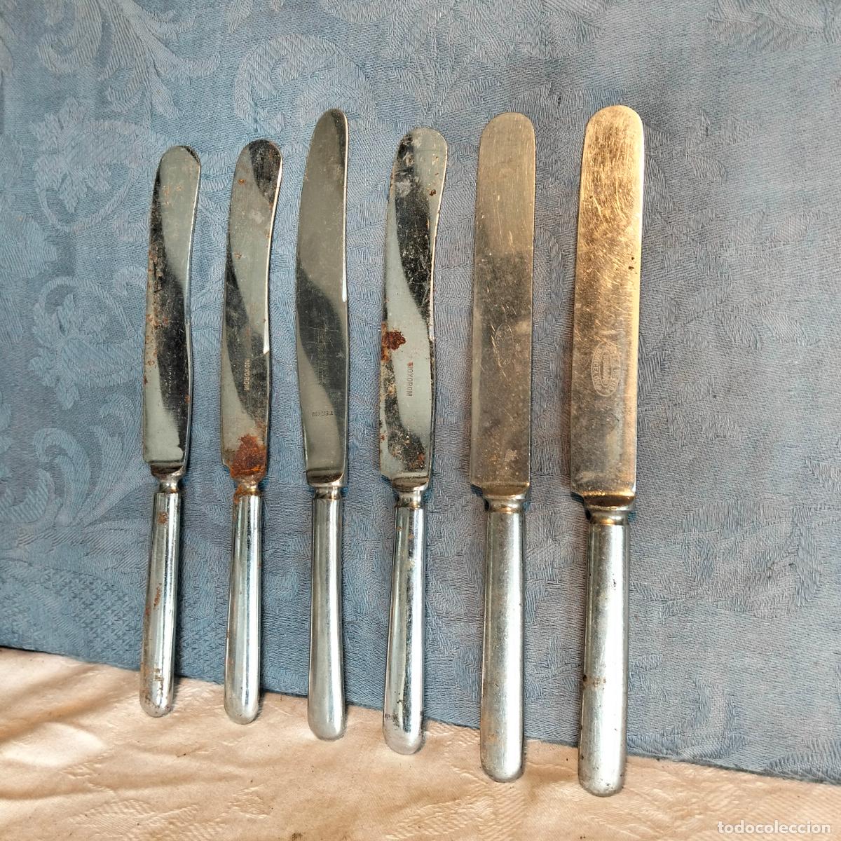 Antiguidades: Lote menaje juego de cubiertos antiguos cuchillos llanos mantequillero metal plateado alpaca a&ntilde;os 50