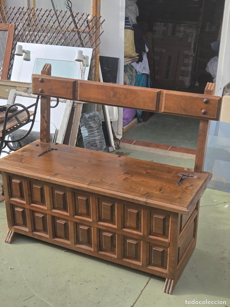 Antig&uuml;edades: sillon arcon de madera castellan0 - Foto 1