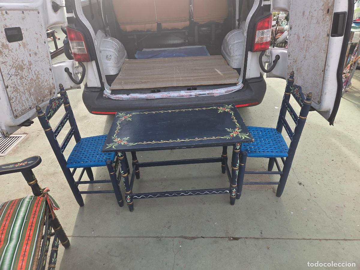 Antig&uuml;edades: mesa y 2 sillas de galarosa - Foto 1