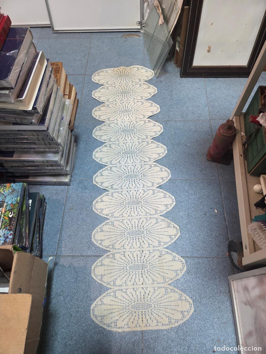 Antig&uuml;edades: tapete de mesa vintage - Foto 1