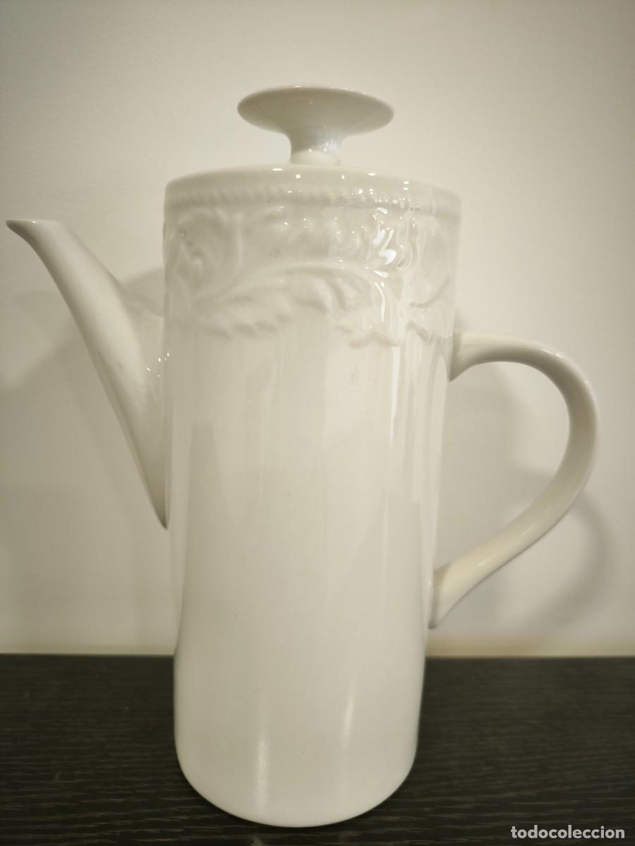 Antiguidades: Cafetera De Porcelana Blanca Con Tapa 24 Cm &ndash; Dise&ntilde;o Cl&aacute;sico Elegante