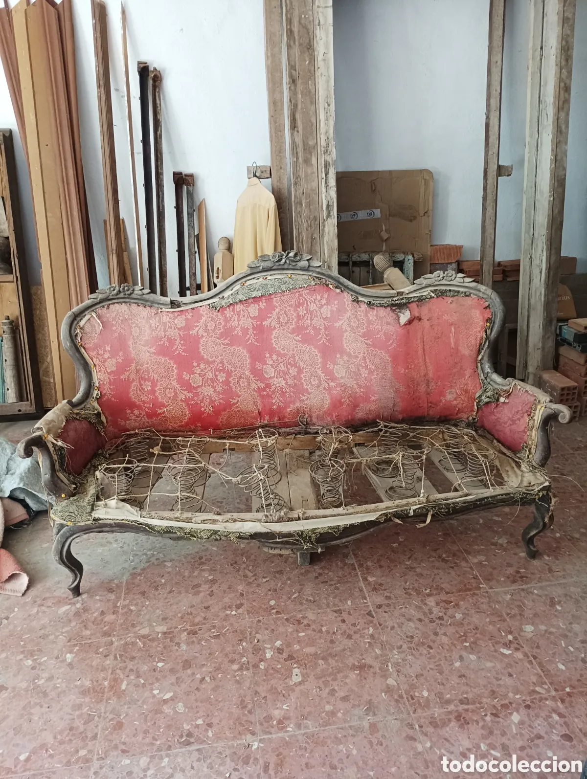 SOFÁ ANTIGUO ISABELINO