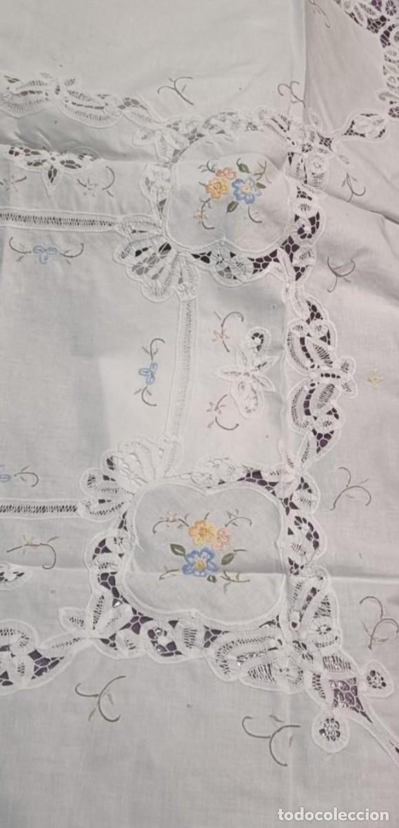 Antig&uuml;edades: Mantel bordado para 6 personas