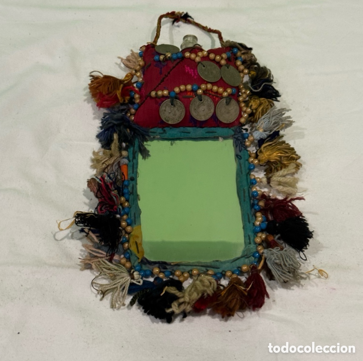 Antig&uuml;edades: Antiguo portaespejo y aplicador de kohl (delineador de ojos) otomano para novias siglo XIX.