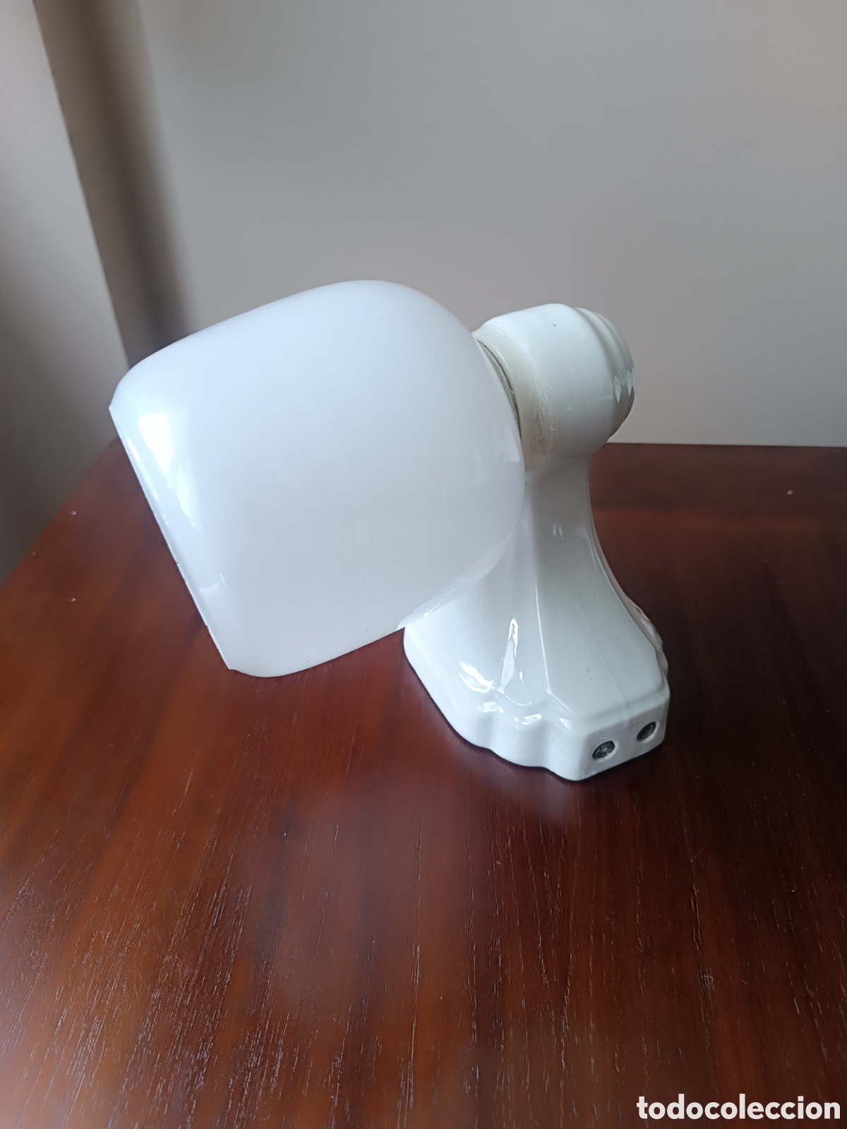 Antig&uuml;edades: Antiguo aplique de ba&ntilde;o en porcelana