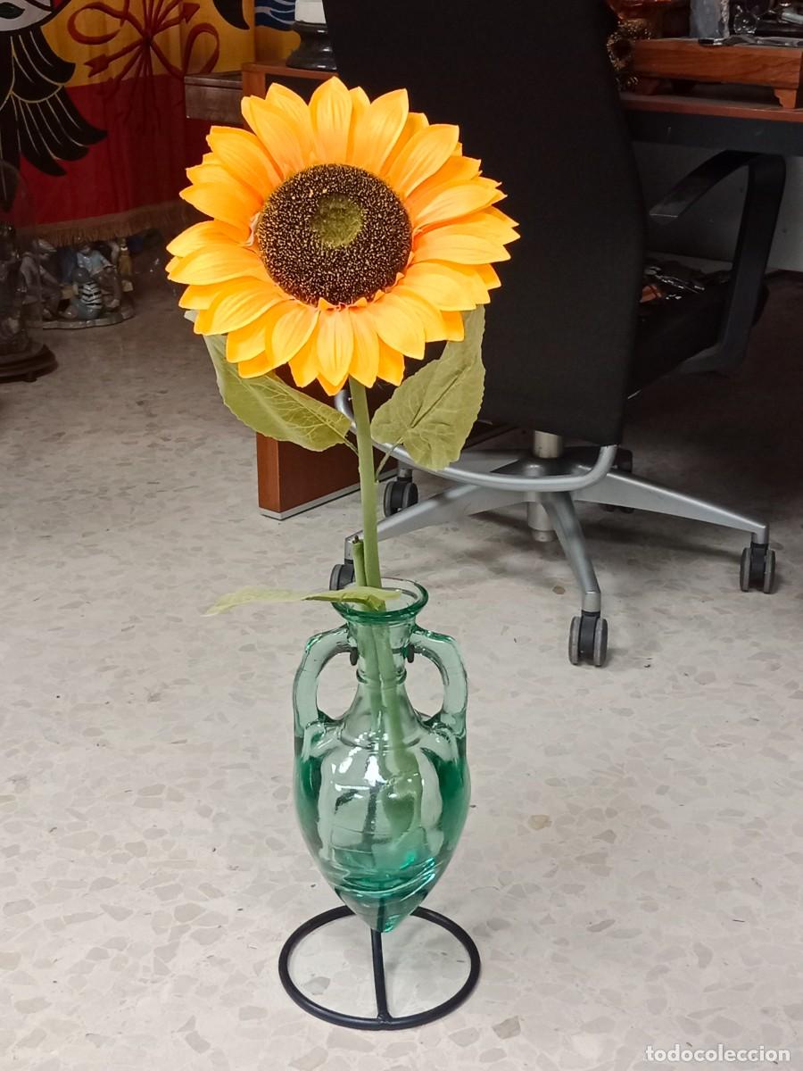 Antig&uuml;edades: PRECIOSO GRAN FLORERO DE CRISTAL / VIDRIO CON FORMA DE ANFORA Y SOPORTE DE FORJA DE HIERRO