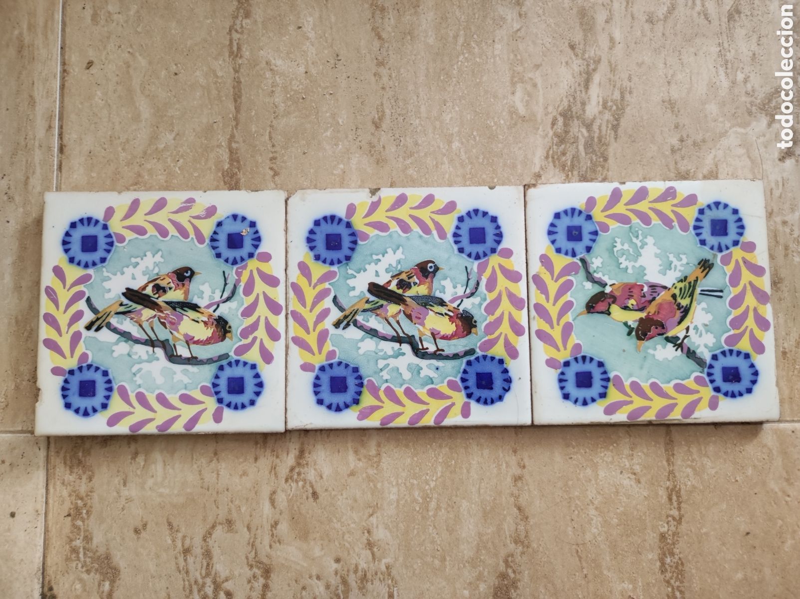 Antiquit&auml;ten: 3 antiguos azulejos motivo pajaros de principios del s.XX Onda Castellon Mide 15x15 cm