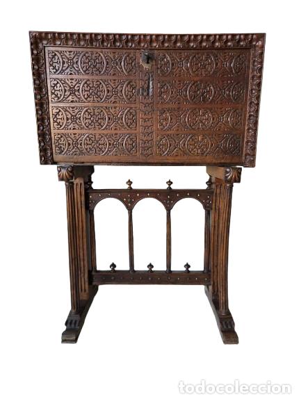 Antig&uuml;edades: Bargue&ntilde;o Renacentista - Pie de Puente Original de &Eacute;poca - Talla de Madera de Nogal - S.XVII