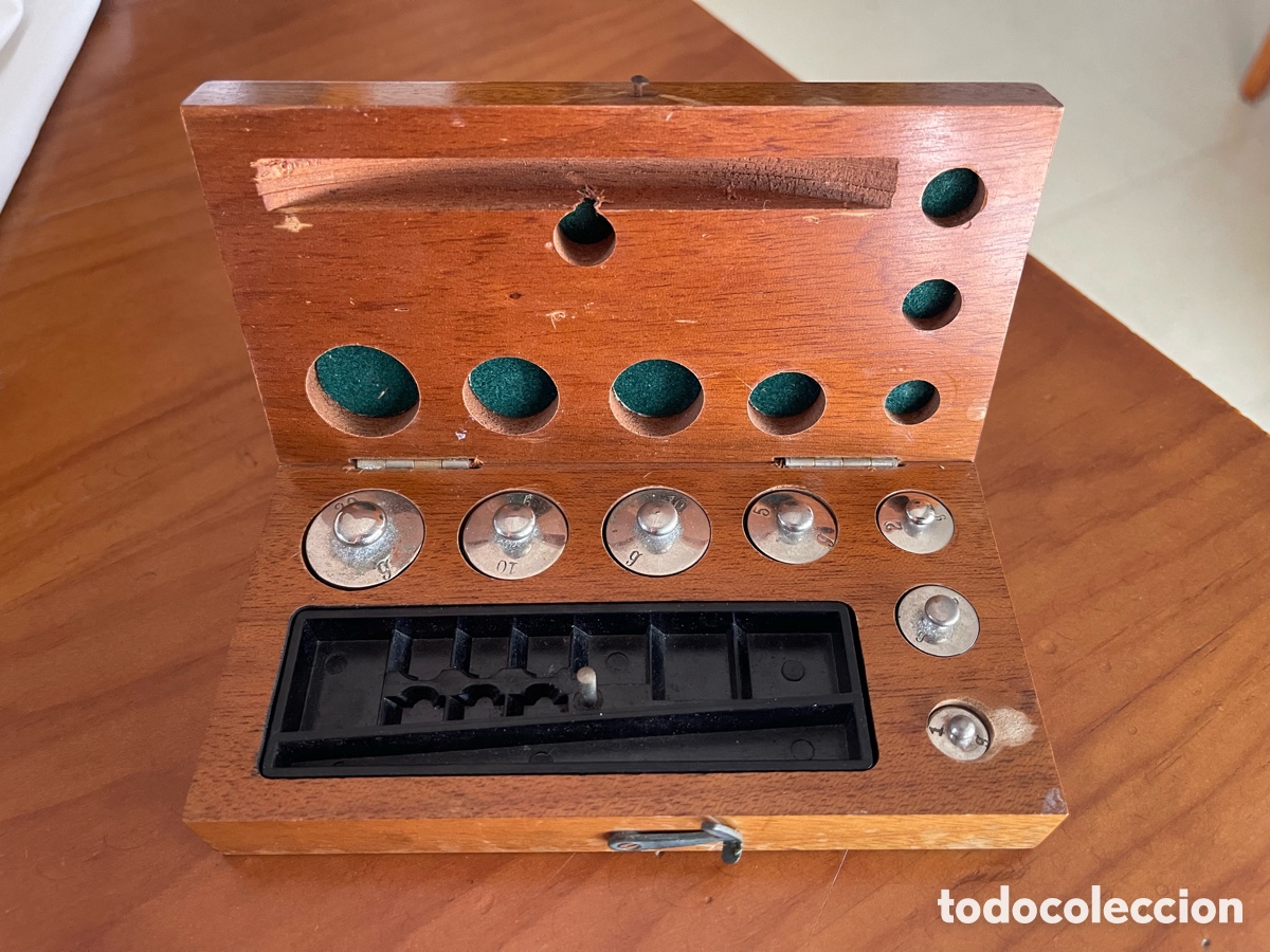 Antig&uuml;edades: CAJA ANTIGUA CON PESAS PARA BALANZA