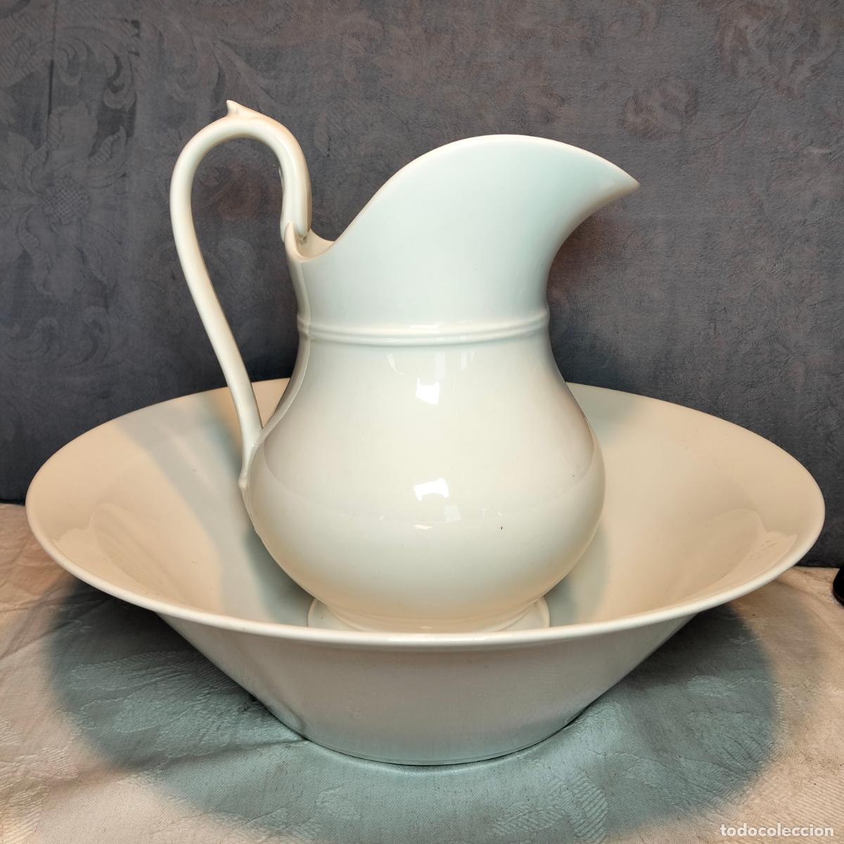 Antig&uuml;edades: Jarra y palangana jofaina de porcelana blanca de aseo de los a&ntilde;os 10-20 con bonito dise&ntilde;o