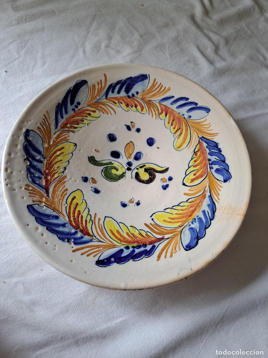 Antig&uuml;edades: Antiguo plato de cer&aacute;mica lapilarica, hermosos colores.