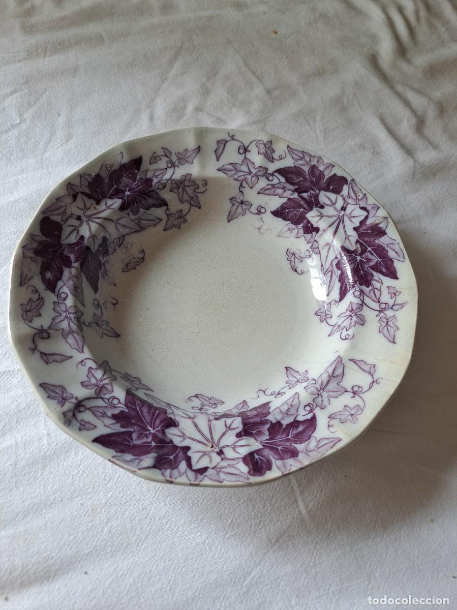 Antig&uuml;edades: Antiguo plato hondo, la cartuja Pickman, hojas de parra en color morado