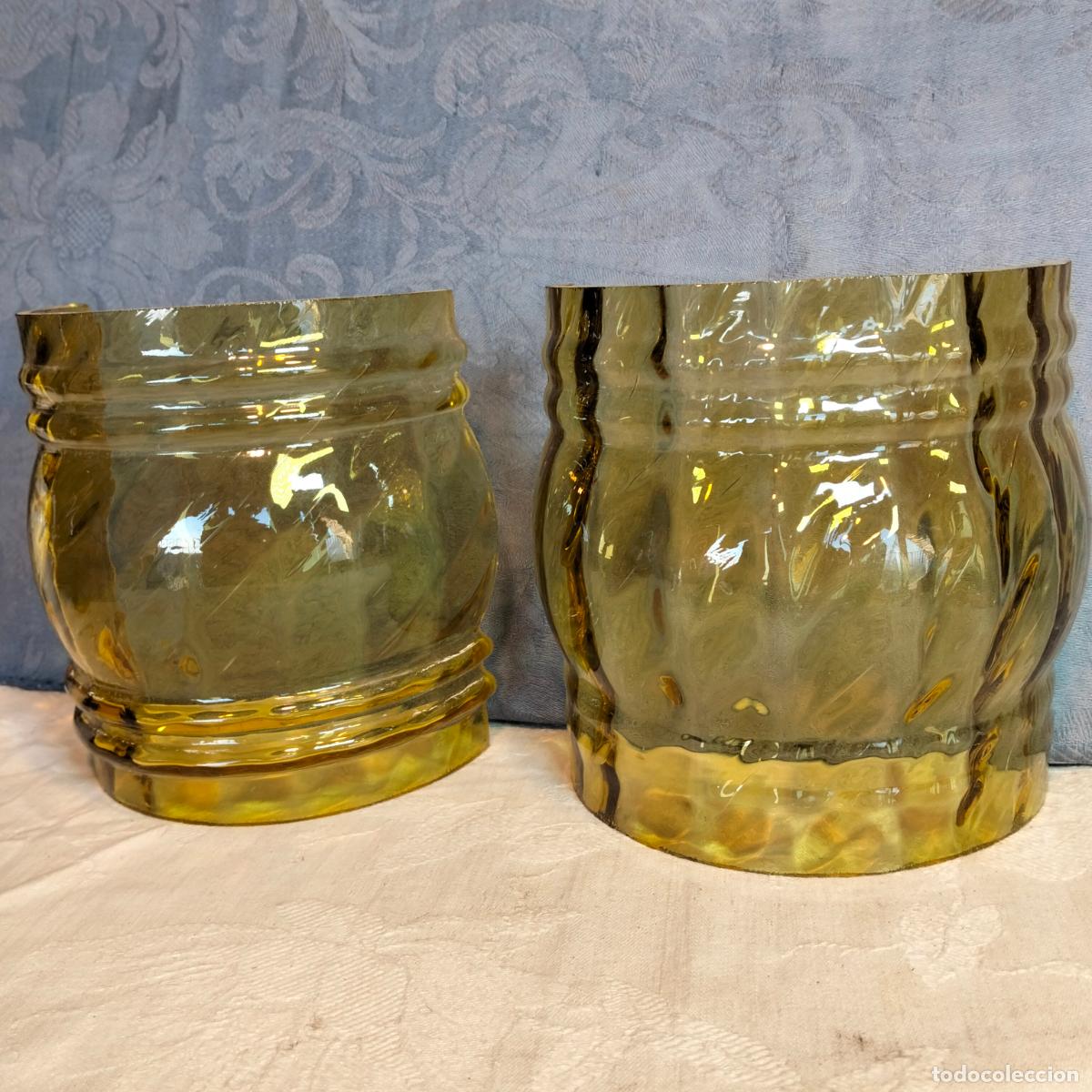 Oggetti Antichi: 2 medias Tulipas para farola nautica l&aacute;mpara de cristal &aacute;mbar repuestos de l&aacute;mparas despiece a&ntilde;os 60