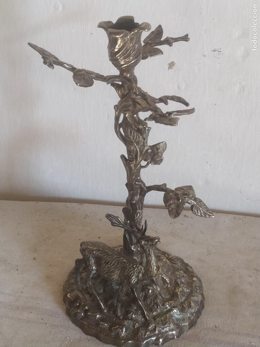 Antig&uuml;edades: Candelero (no Candelabro) en metal plateado de &aacute;rbol con ciervo