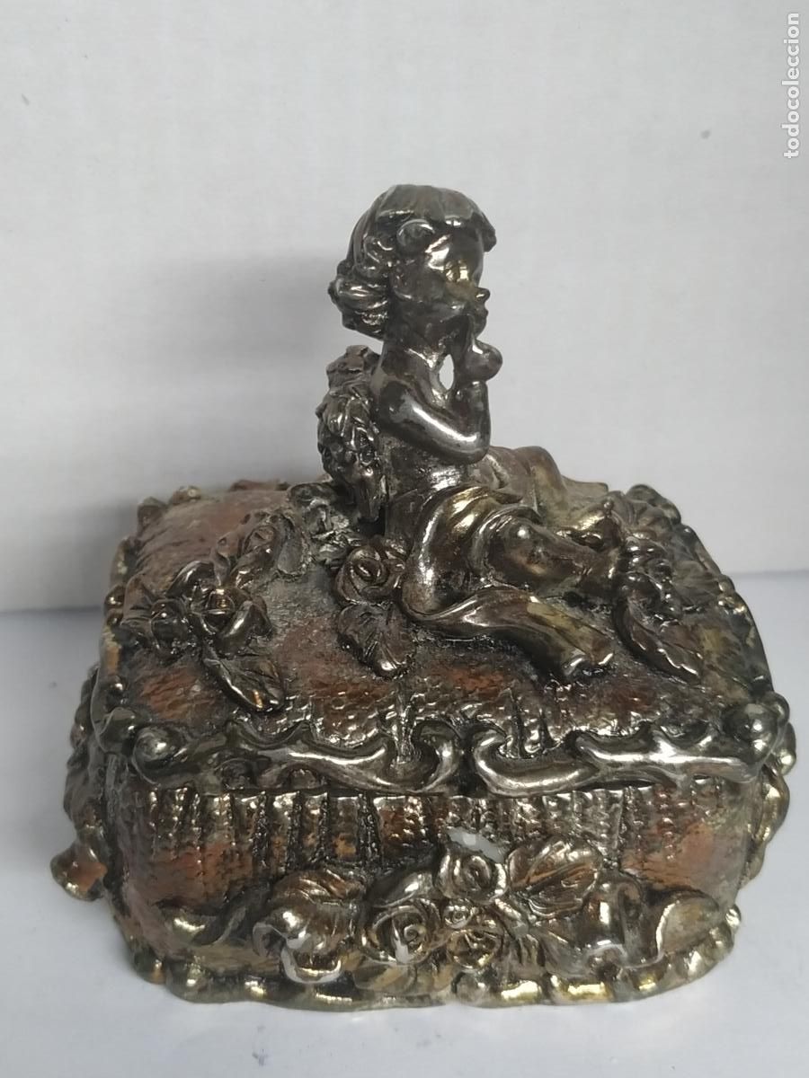 Antiquit&auml;ten: Caja joyero metal plateado con ni&ntilde;o