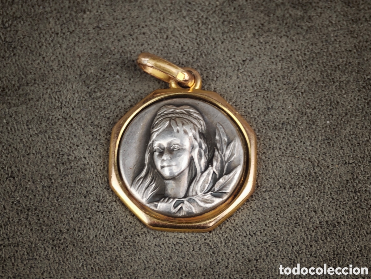 Antig&uuml;edades: Antigua Medalla Religiosa de Metal Dorado y Plata