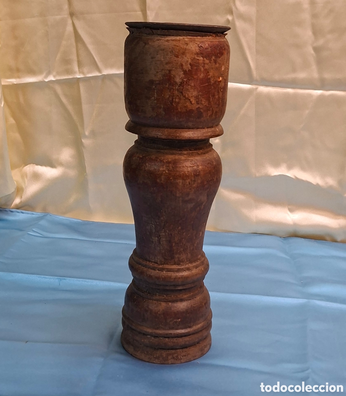 Antig&uuml;edades: Candelabro de madera y metal