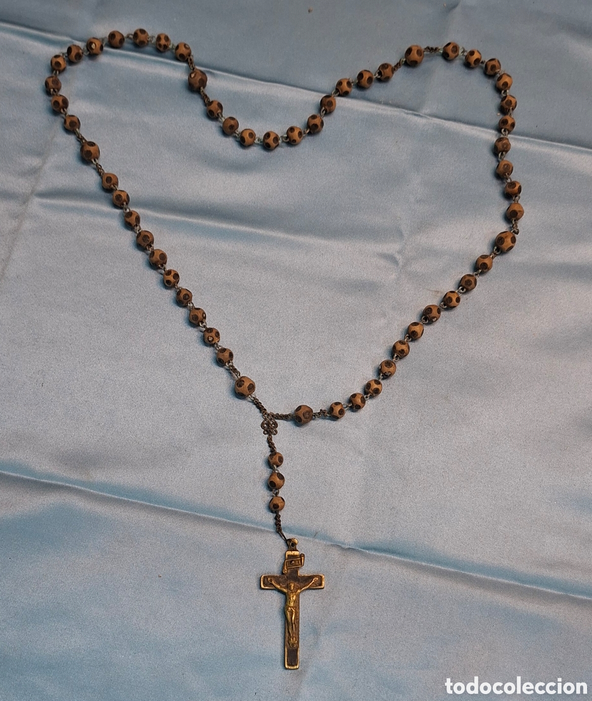 Antig&uuml;edades: Rosario Siglo XVIII madera y cruz de bronce.