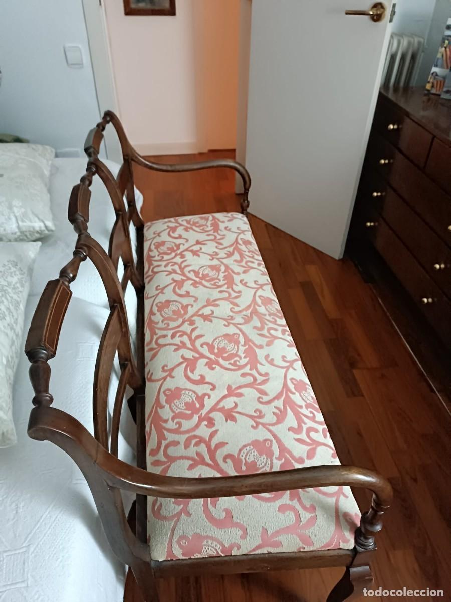 Antig&uuml;edades: Sof&aacute;-banco de madera tallada con asiento - Foto 5