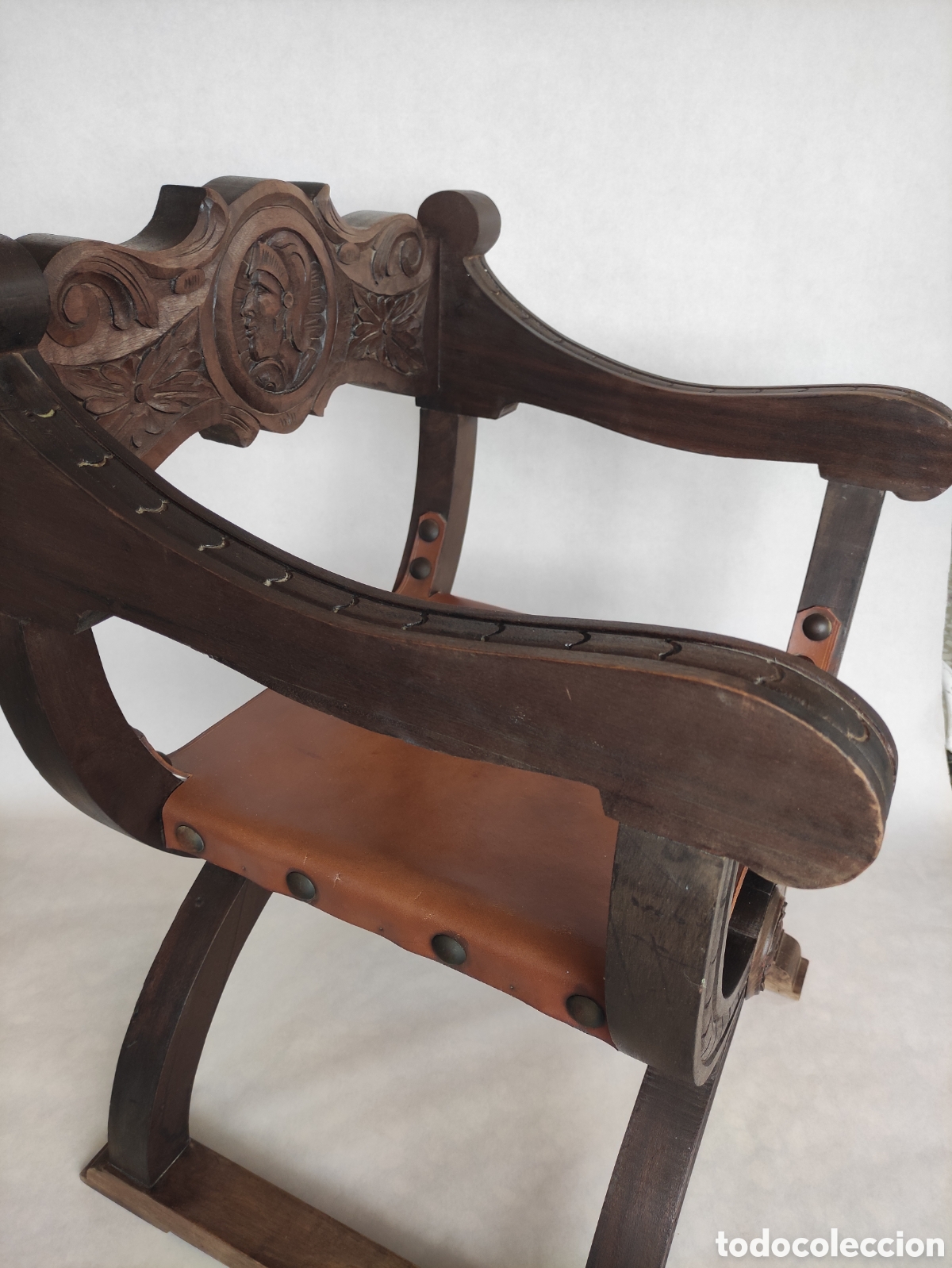 Antig&uuml;edades: Sill&oacute;n Jamuga de cuero y madera noble macizo - Foto 5