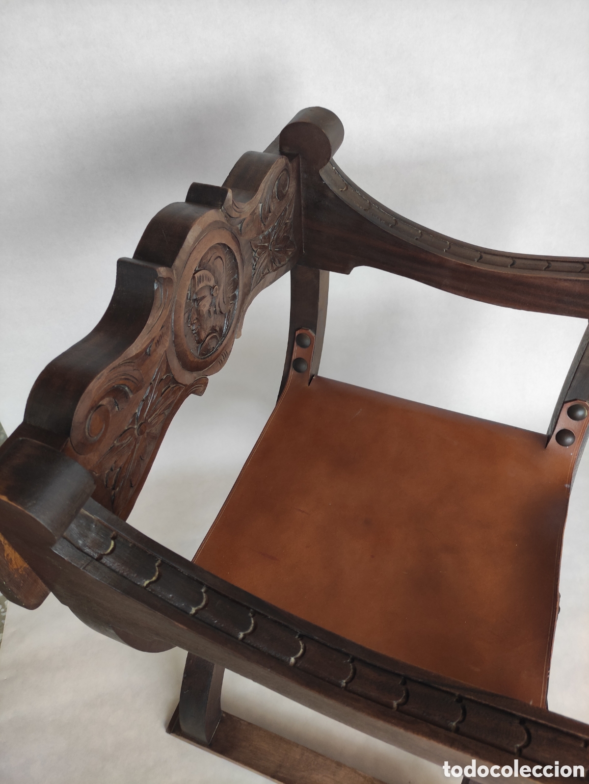 Antig&uuml;edades: Sill&oacute;n Jamuga de cuero y madera noble macizo - Foto 6