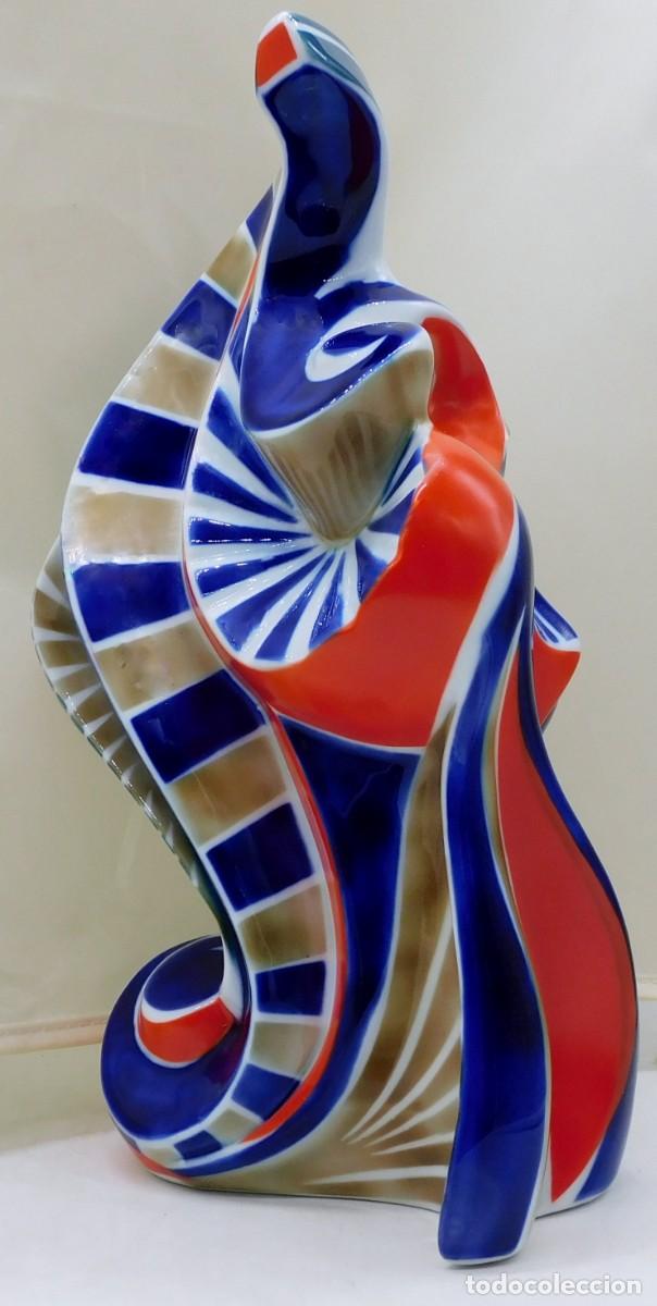 Antig&uuml;edades: FIGURA DECORATIVA MULTICOLOR EN PORCELANA ESMALTADA DE SARGADELOS