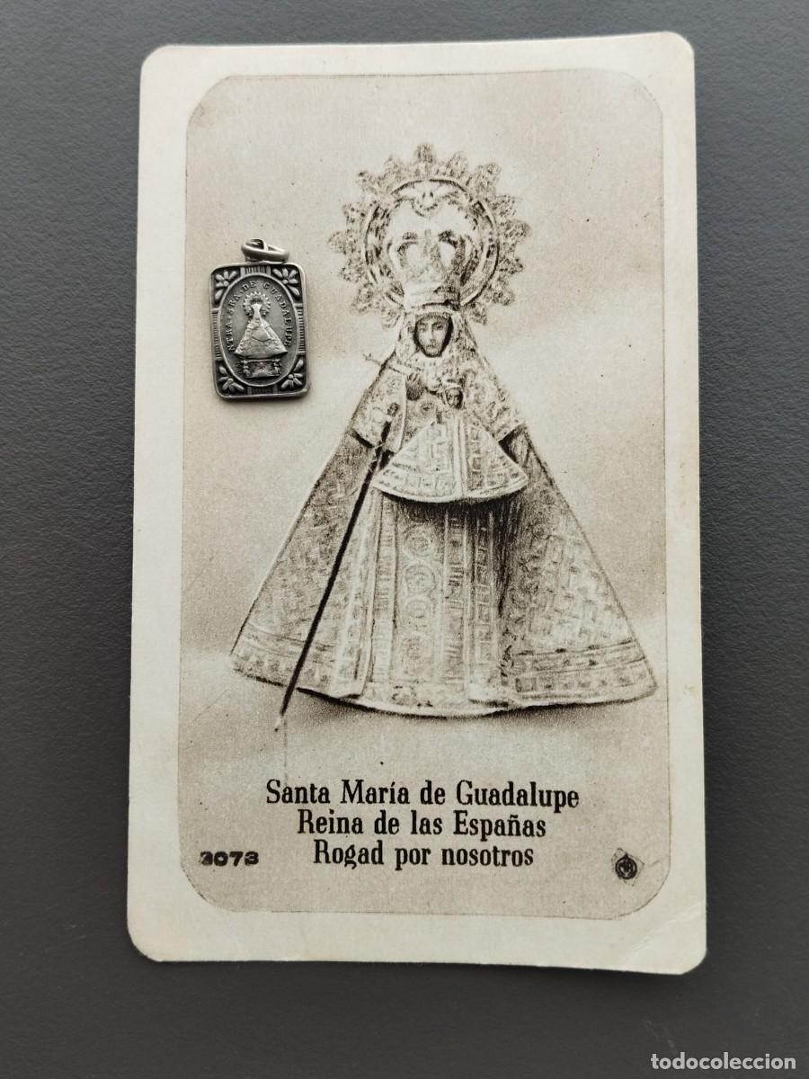 Antig&uuml;edades: Antigua Medalla en Plata y recordatorio Virgen de Guadalupe. Patrona Extremadura y la Hispanidad.