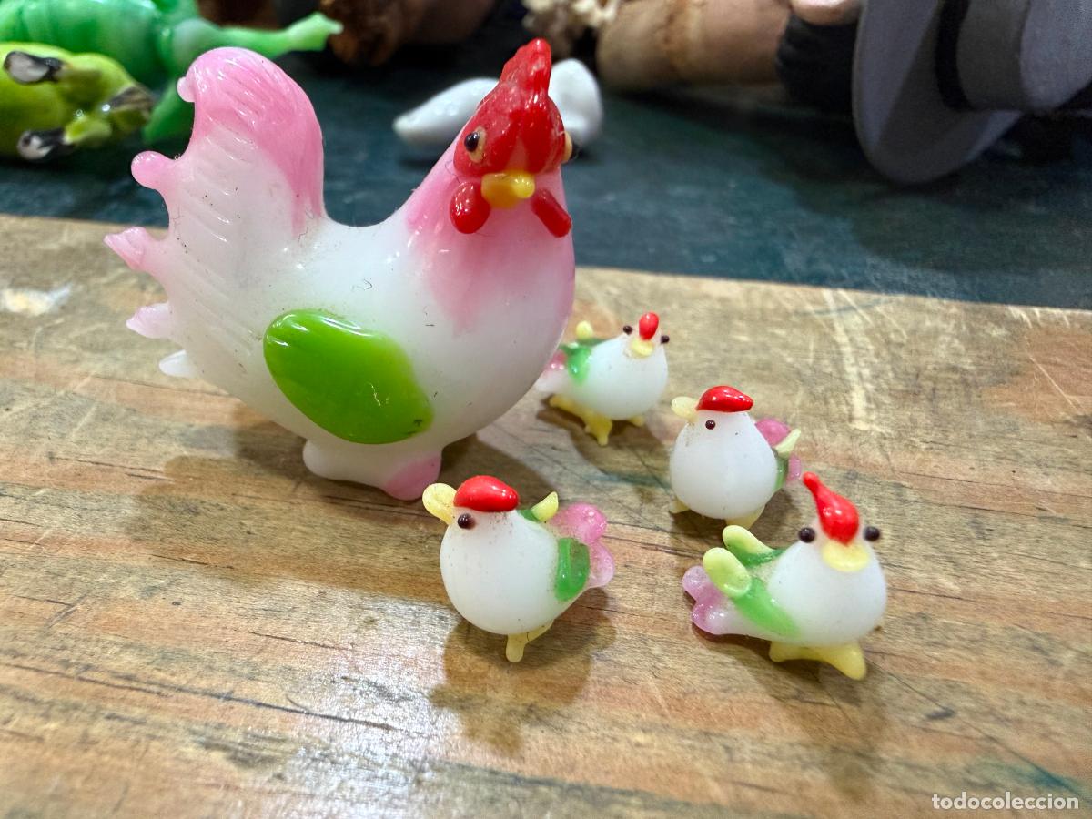 Antig&uuml;edades: CONJUNTO DE GALLINA Y POLLOS REALIZADO EN CRISTAL DE MURANO - MEDIDA 3 CM Y POLLOS 1 CM