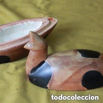 Antig&uuml;edades: Caja de madera en forma de &aacute;nade, dos piezas. - Foto 2