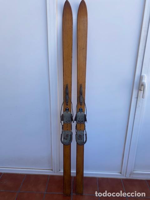 Antig&uuml;edades: Esquis de madera antiguos Aniorte. 165 cm. Ideales por medida para decoracion. Barcelona