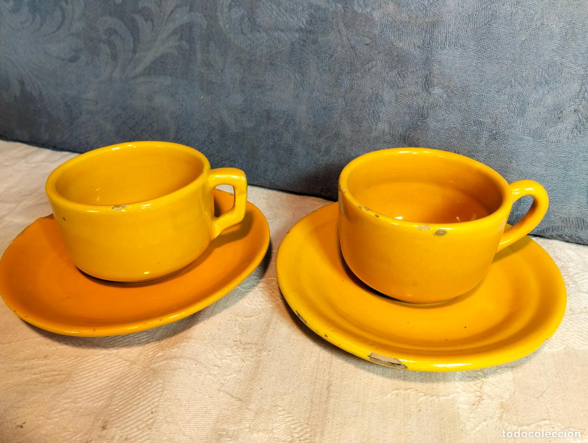 Antiguidades: Pareja de tazas antigua de cer&aacute;mica loza color amarillo mostaza tacitas con platos a&ntilde;os 30-40