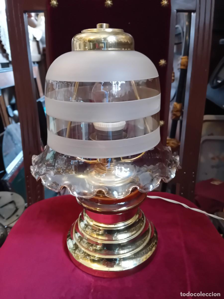 Antig&uuml;edades: L&aacute;mpara de sobremesa de cada de los 70 ,funcionando