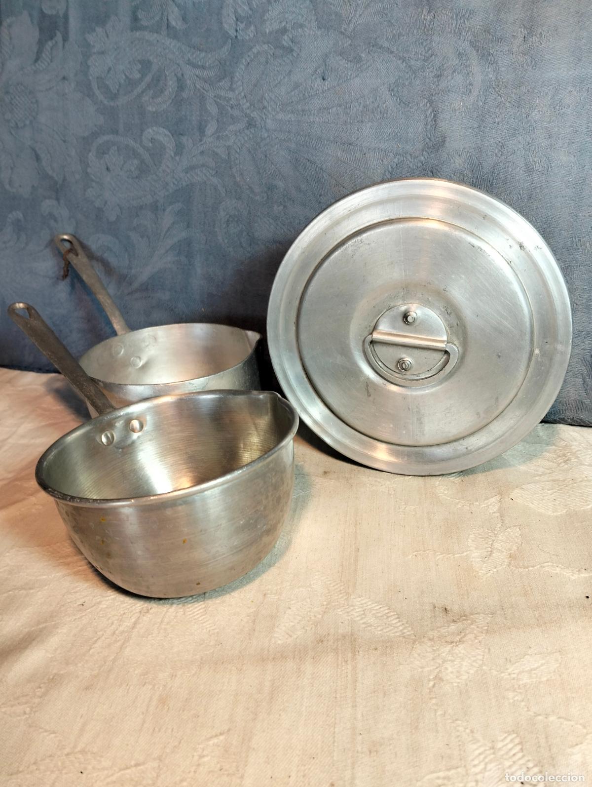 Oggetti Antichi: Lote 2 cazos y fiambrera de aluminio con tapa menaje de cocina antiguo a&ntilde;os 50-60