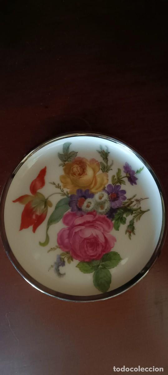 Antig&uuml;edades: Posavasos porcelana con plata de ley