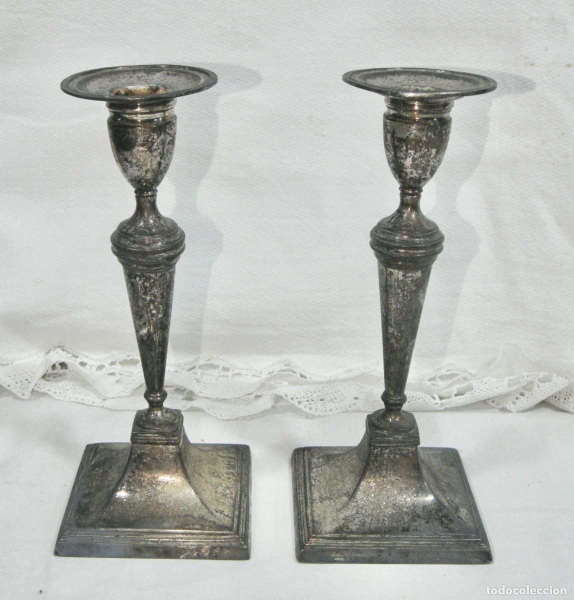 Antig&uuml;edades: Pareja de candeleros en plata de ley &bull; C&aacute;diz, 1815 &bull; M. D&iacute;az