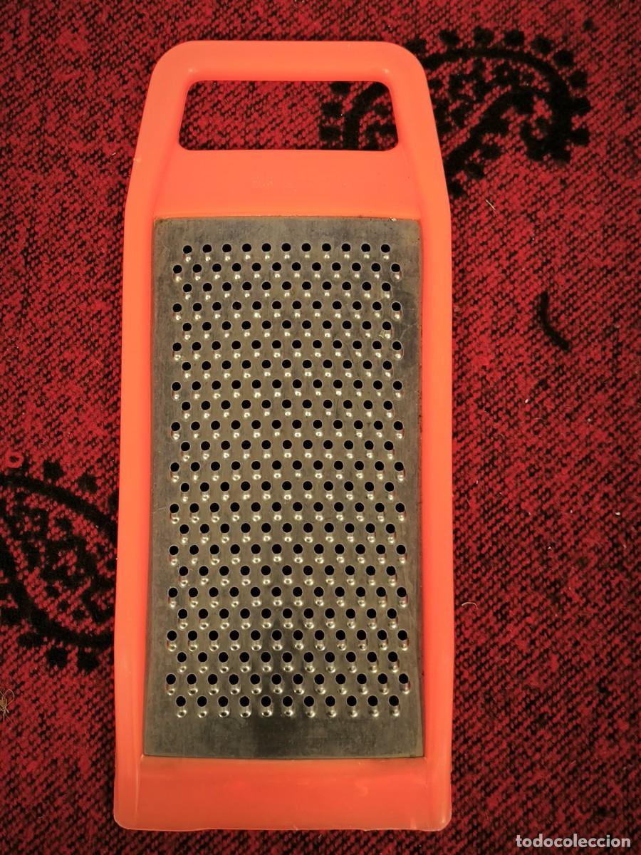 Antig&uuml;edades: Antiguo Rallador De Cocina Manual 26 Cm &ndash; Utensilio Pr&aacute;ctico Para Verduras Y Queso