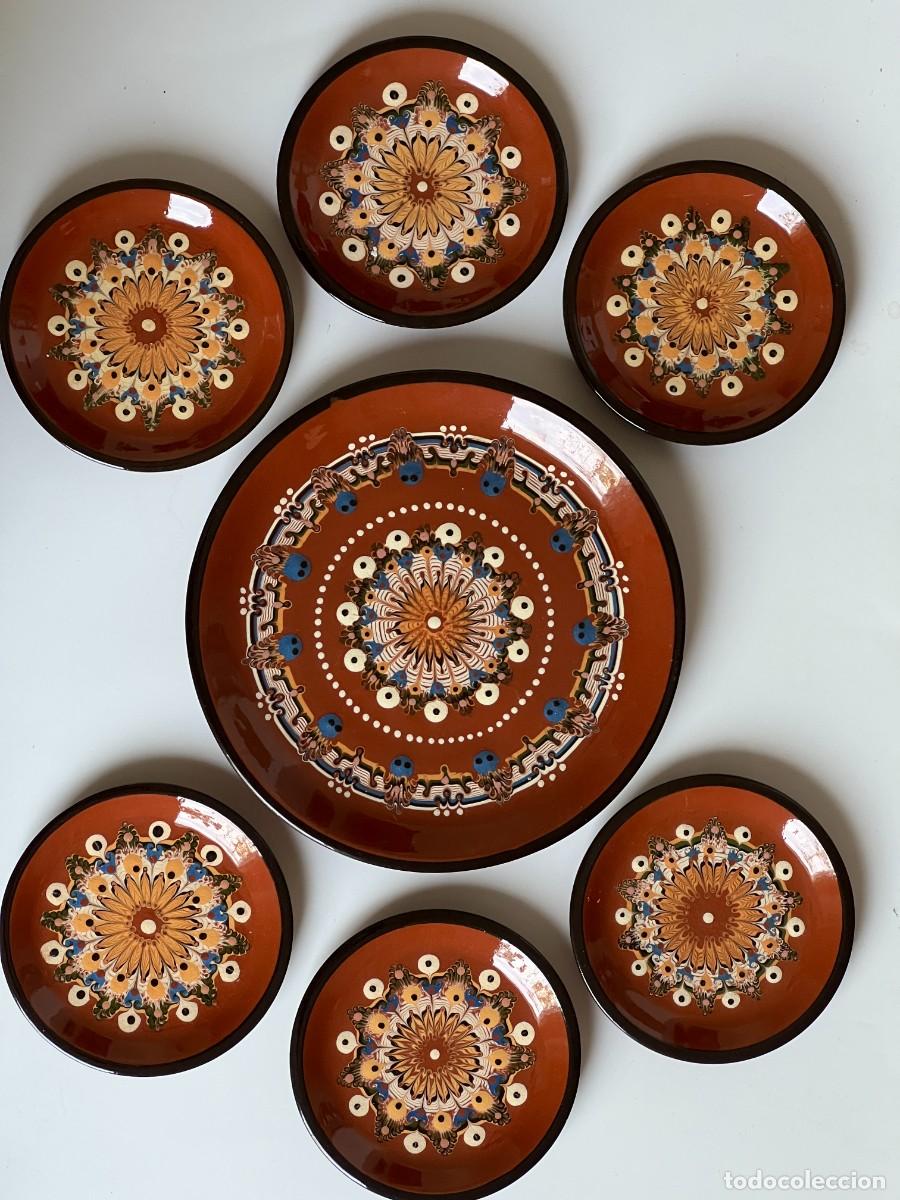 Oggetti Antichi: Conjunto de vajilla rusa en cer&aacute;mica pintada a mano hacia 1980.