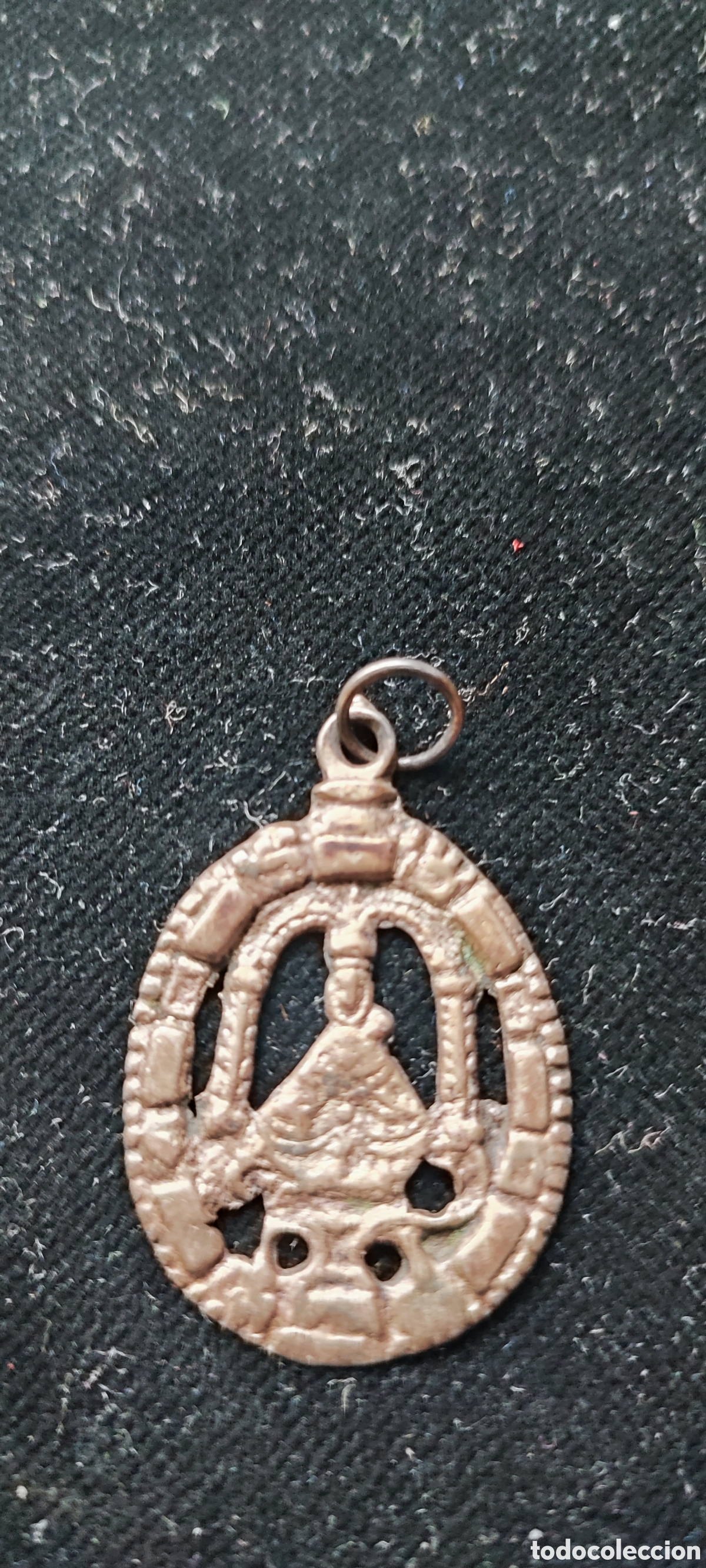 Antig&uuml;edades: Antigua medalla del siglo XVIII en plata de Nuestra Se&ntilde;ora de la Pe&ntilde;a de Francia