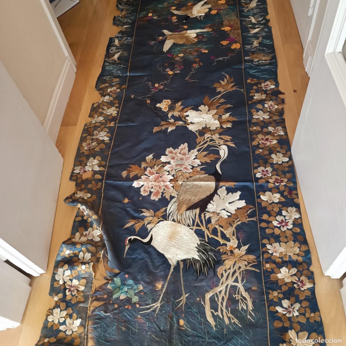 Antig&uuml;edades: ANTIGUO PANEL CHINO BORDADO EN SEDA (DEFECTUOSO)