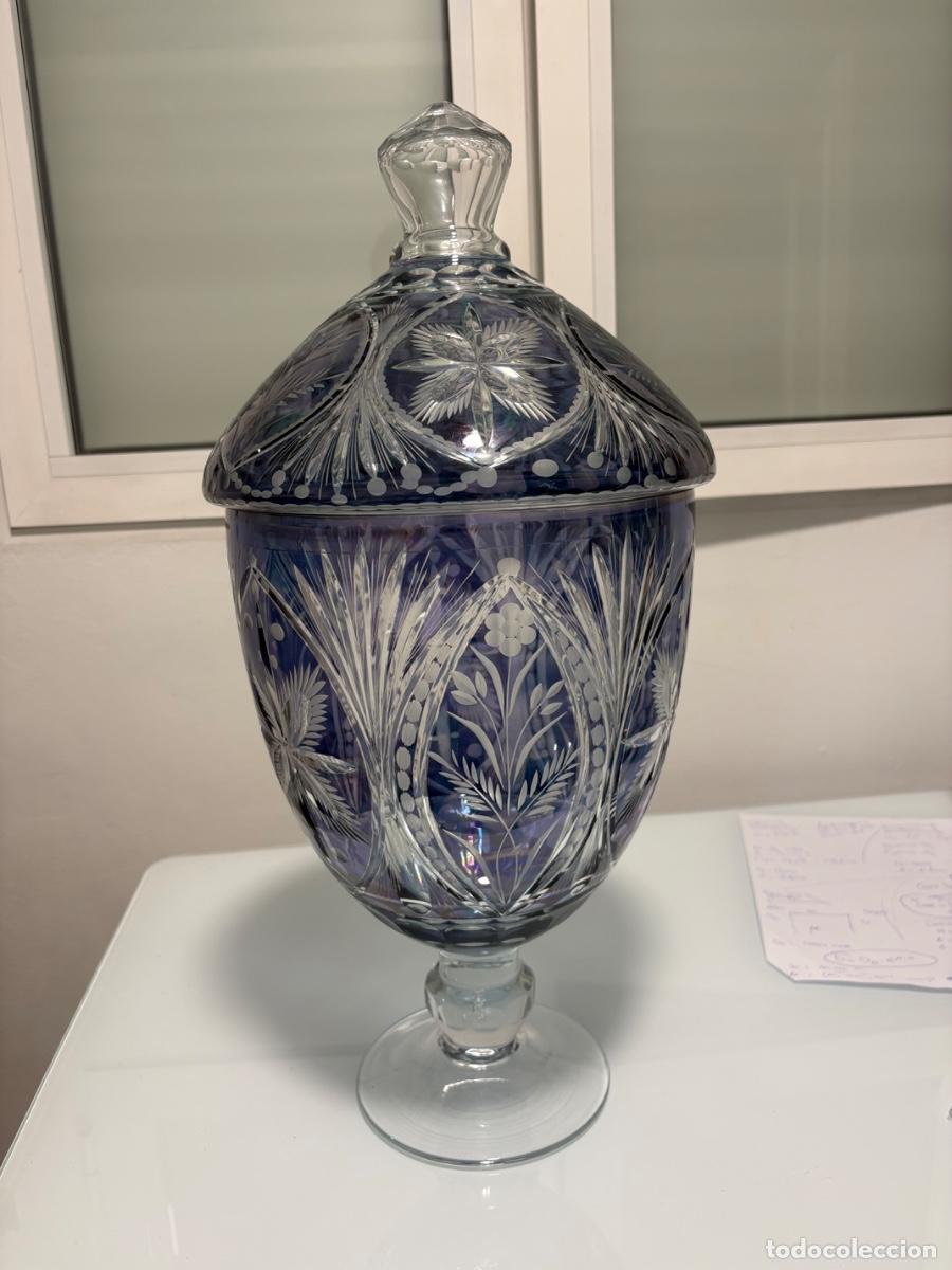 Antig&uuml;edades: Magn&iacute;fico Conjunto Cop&oacute;n Monumental y Tapa Cristal Bohemia Tallado - Azul Cobalto&rdquo;