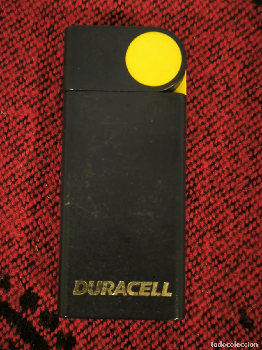 Antig&uuml;edades: Antigua Linterna Vintage Duracell &ndash; Dise&ntilde;o Compacto Retro Con Sistema Deslizante