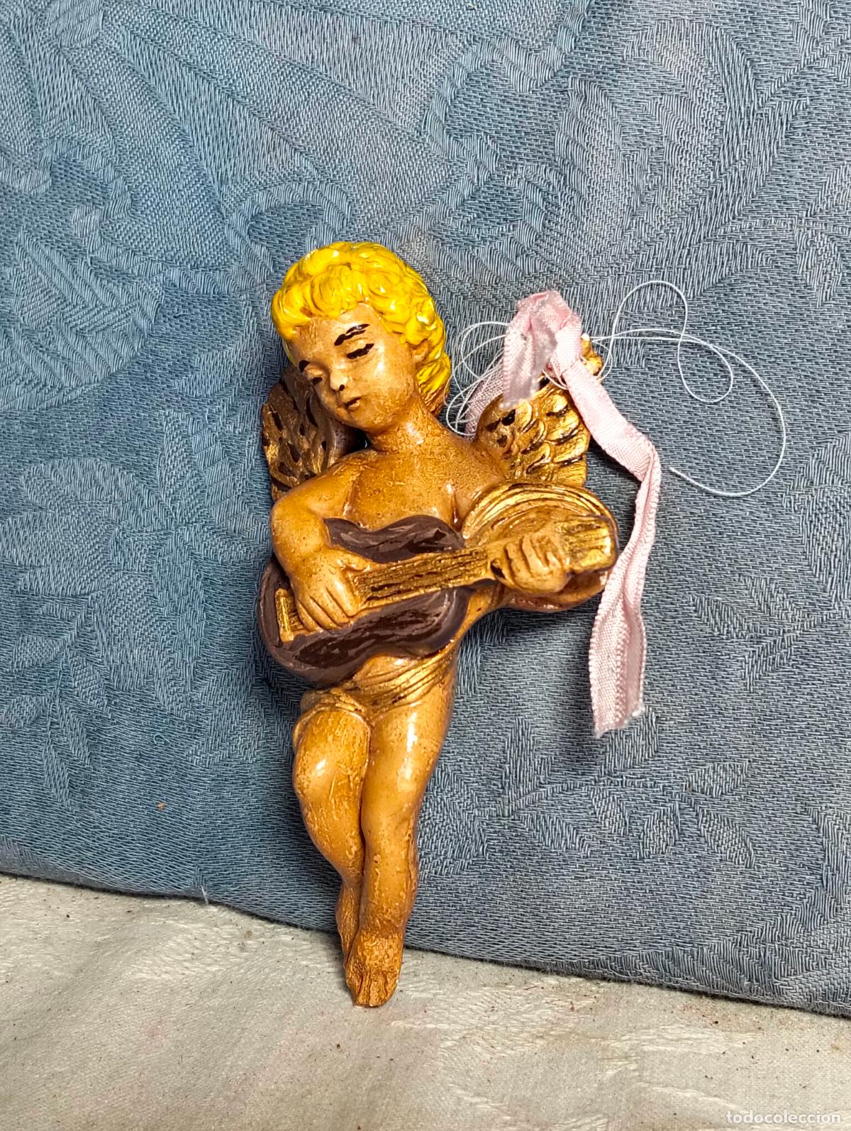 Antiques: Angel angelito de escayola tocando instrumento guitarra pintado a mano a&ntilde;os 80