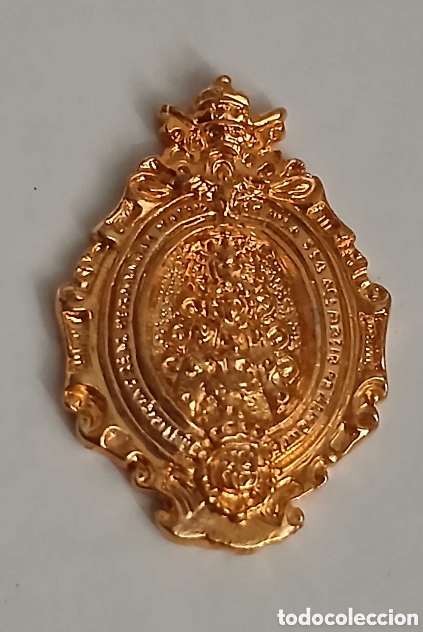 Antig&uuml;edades: INSIGNIA HERMANDAD ROCIO HUELVA BA&Ntilde;O ORO 22 KILATES LAMINADO. EL CORREO 1994