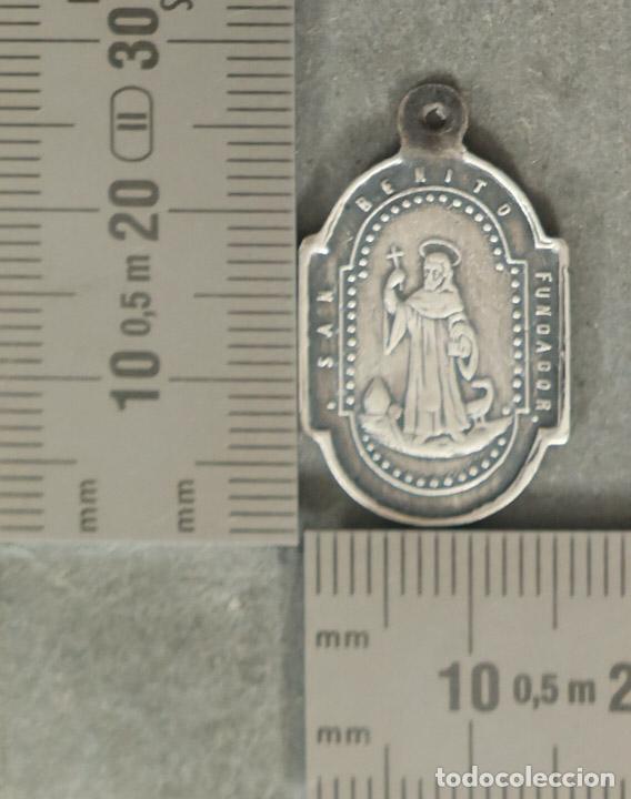 Antig&uuml;edades: MEDALLA. SAN BENITO. NTRA SRA DE MONTSERRAT. PLATA. SIGLO XIX