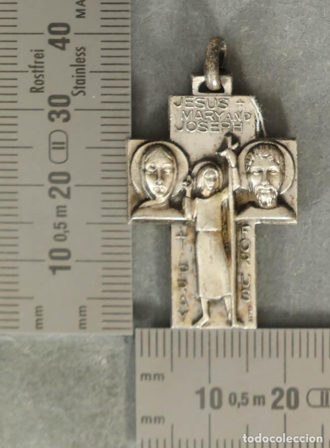 Antiques: MEDALLA. Sagrada Familia - Jesus, Mary, Joseph - Metal plateado