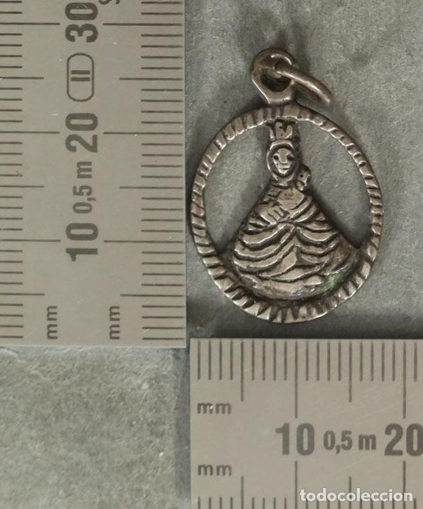 Antig&uuml;edades: MEDALLA. NTRA SRA DE FUENCISLA?. PLATA. SIGLO XVIII